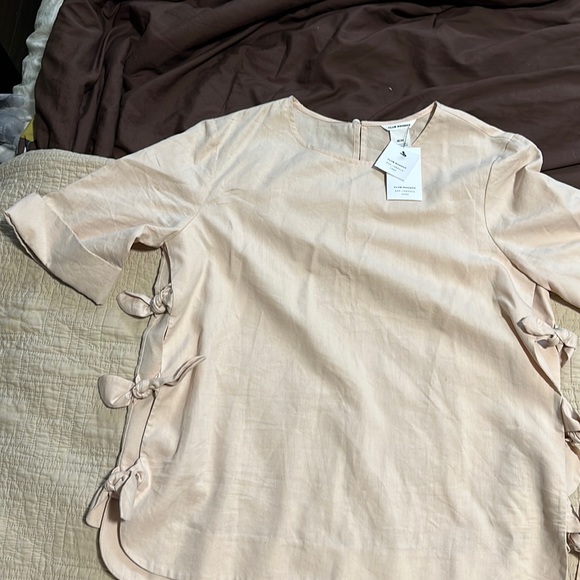 Club Monaco top ! Brand new - Picture 1 of 3